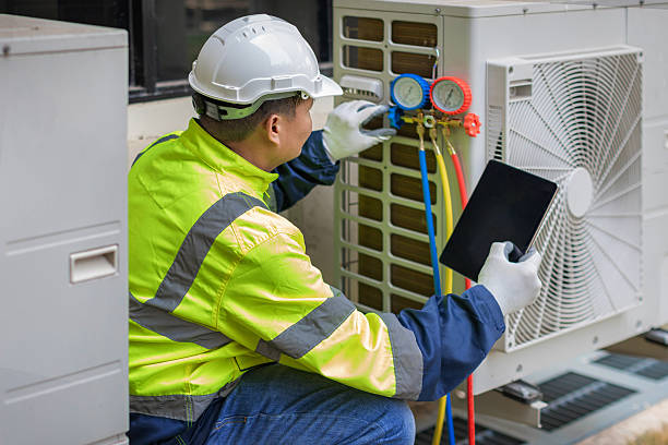 Professional Hvac technician working in Rialto, CA